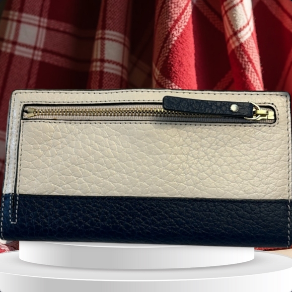 Kate Spade Cream Snap wallet - Picture 3 of 5